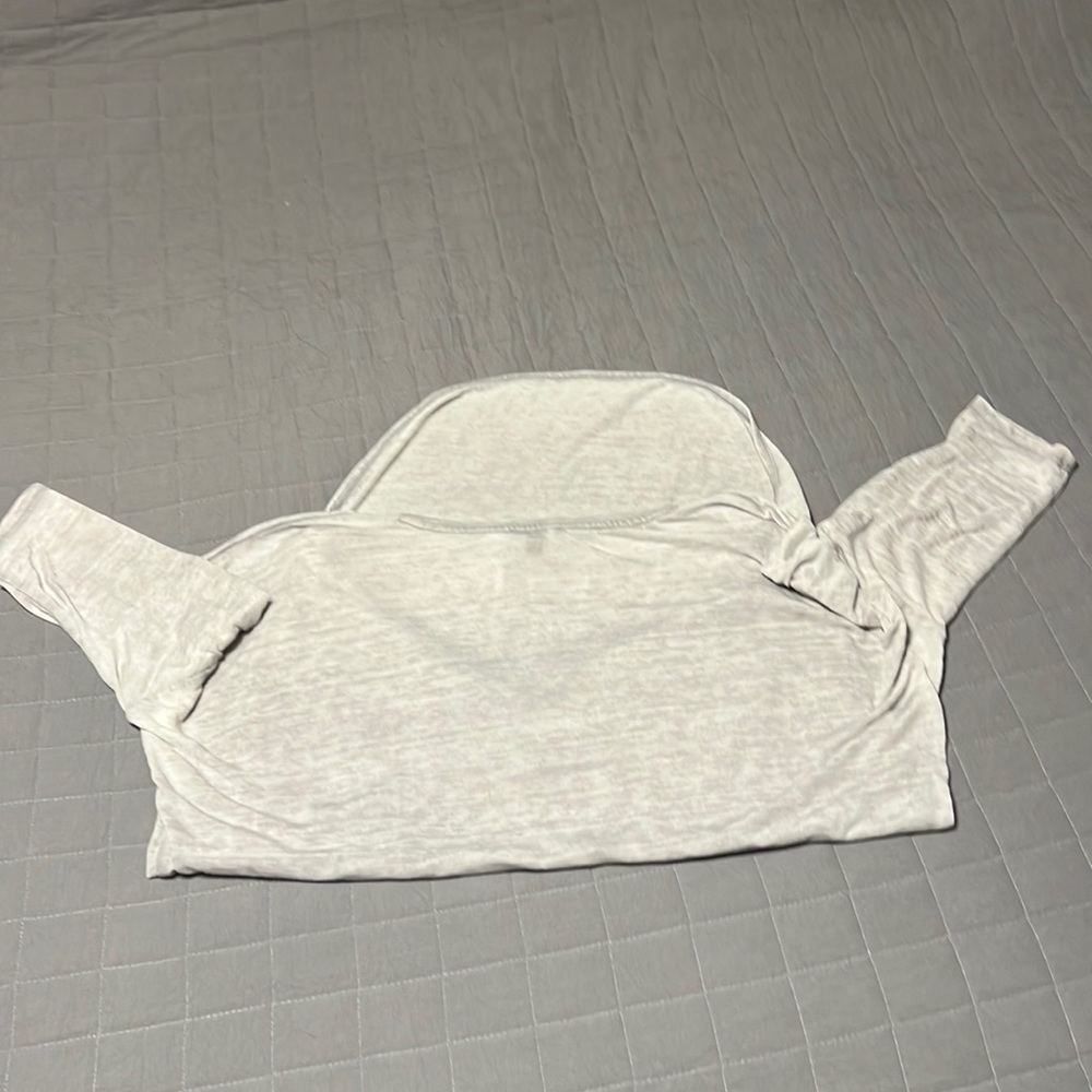 Express V-Neck Top Small - Picture 10 of 13